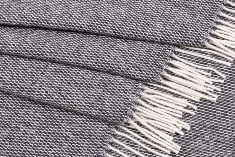 Villahuopa hiilenharmaa